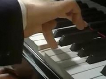 钢琴速成视频教程12集全_零基础钢琴速成教程